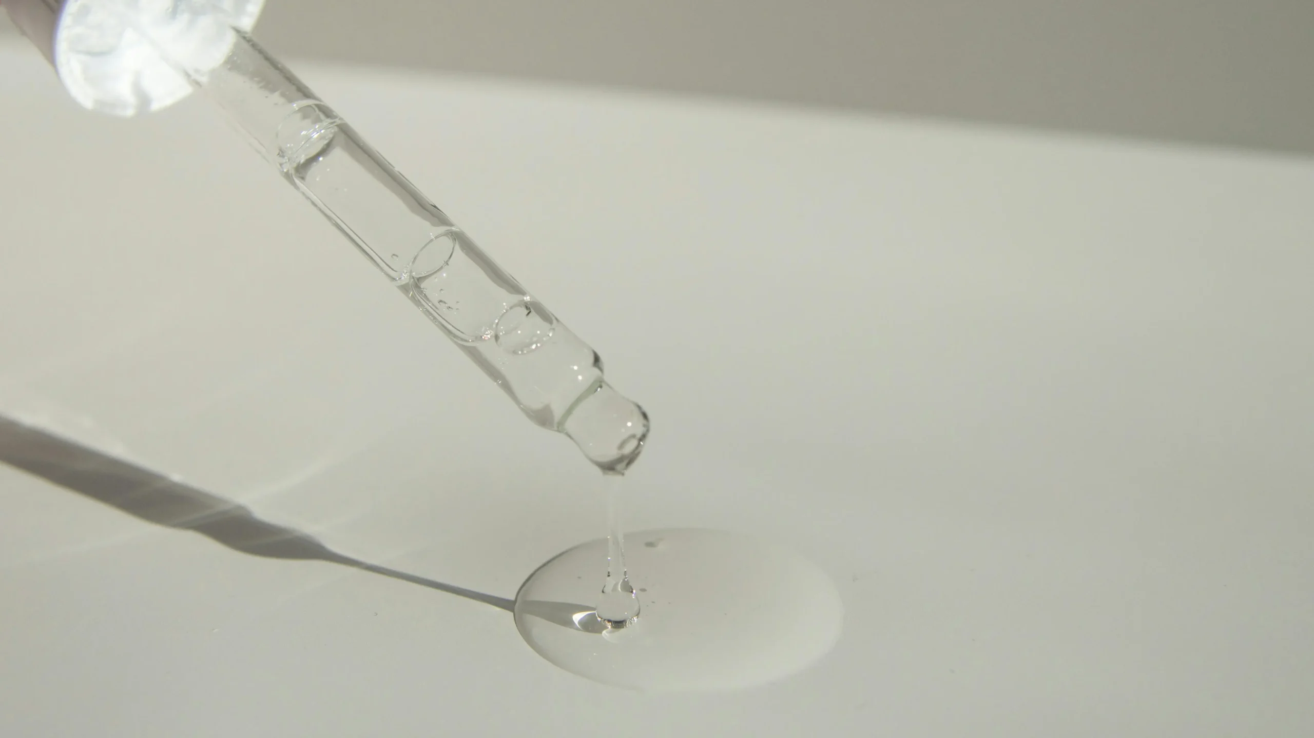 un serum que sirve para el acné