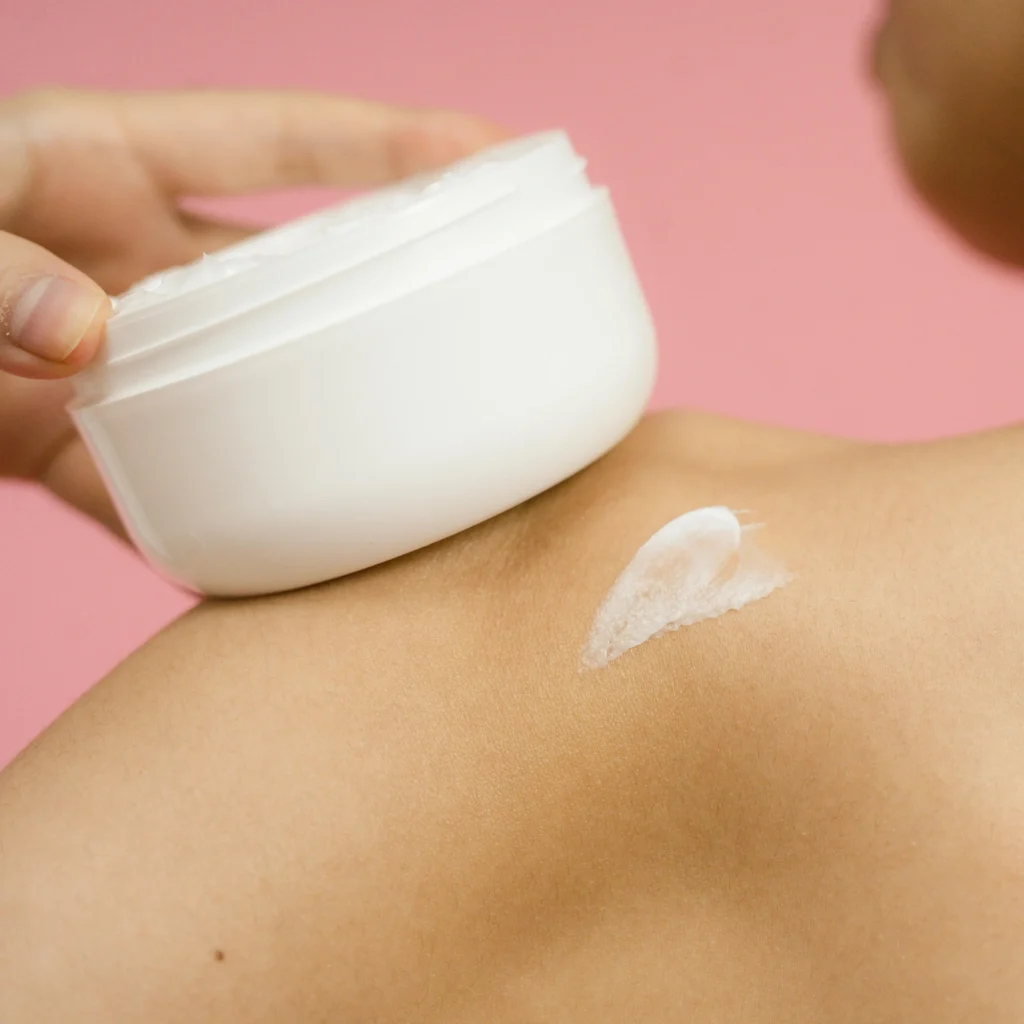 Rutina para quitar el acné corporal en espalda, glúteos y escote.